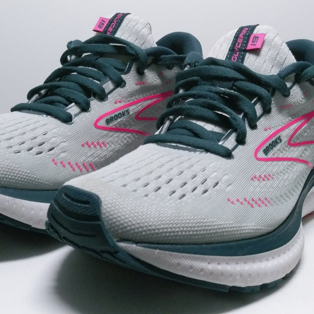 Brooks DNA Loft Running/Walking Shoes Light Gray, Forest Green, Pink Used